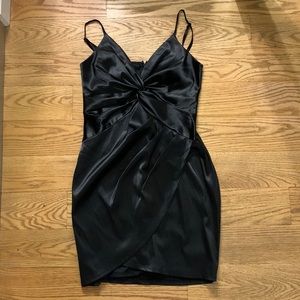 Lulu’s M Twist Short Dress Black